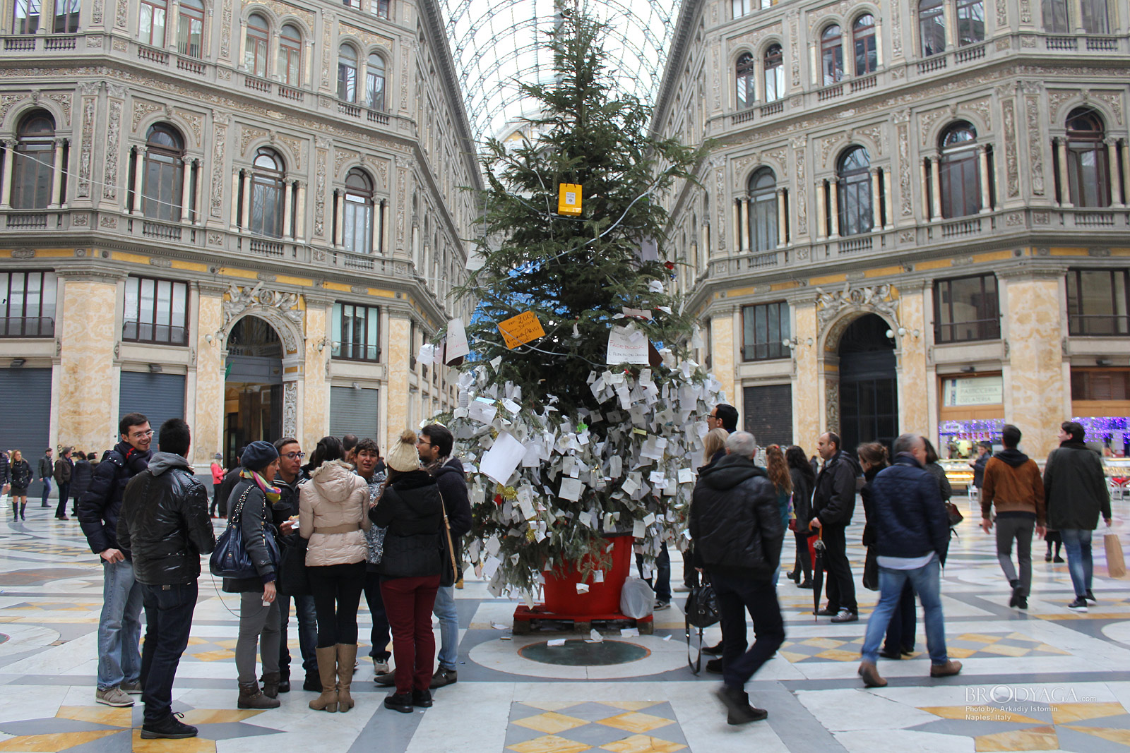 Galleria Umberto I, Naples
